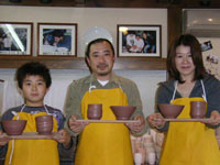 有田焼ろくろ絵付け体験・・大野家のみなさん