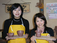 有田焼ろくろ絵付け体験・絵里さん・ちえみさん